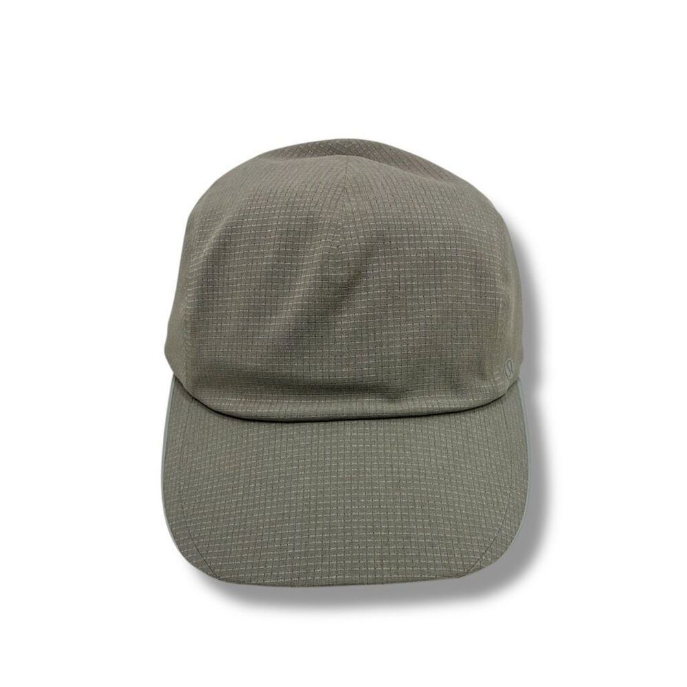 Lululemon NWT F and Free Run Hat Woven Air in Warm Ash Gray Size S/M